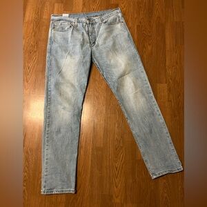 Light Wash Men’s Jeans - Classic Straight Fit